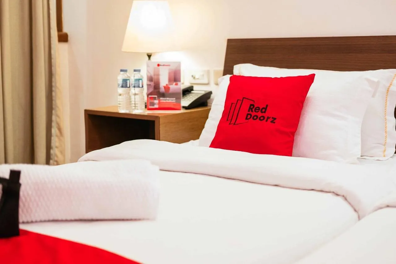 Reddoorz Plus Near Abreeza Mall Davao Hotel